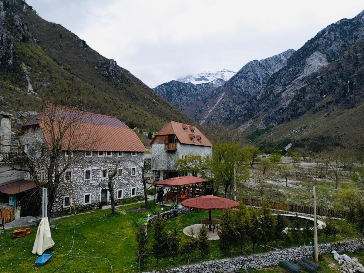 Bjeshkeza Bujtina Hotel Nderlysaj ภายนอก รูปภาพ